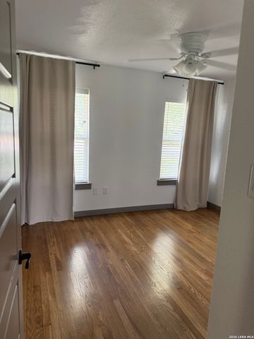 529 LAUREL LN, New Braunfels, TX 78130