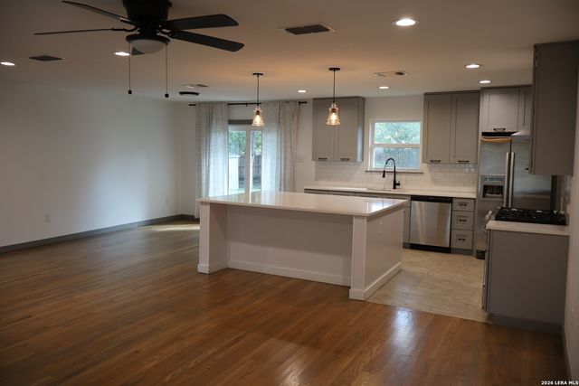 529 LAUREL LN, New Braunfels, TX 78130