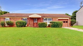 5593 Stonehaven DR, Virginia Beach, VA 23464