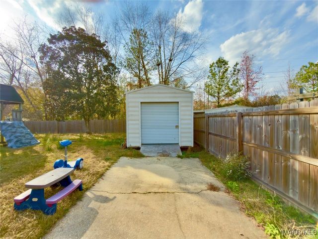 263 Live Oaks Drive, Millbrook, AL 36054