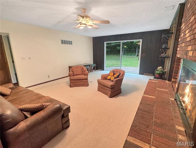 635 E Villa Ridge Road, Villa Ridge, MO 63089