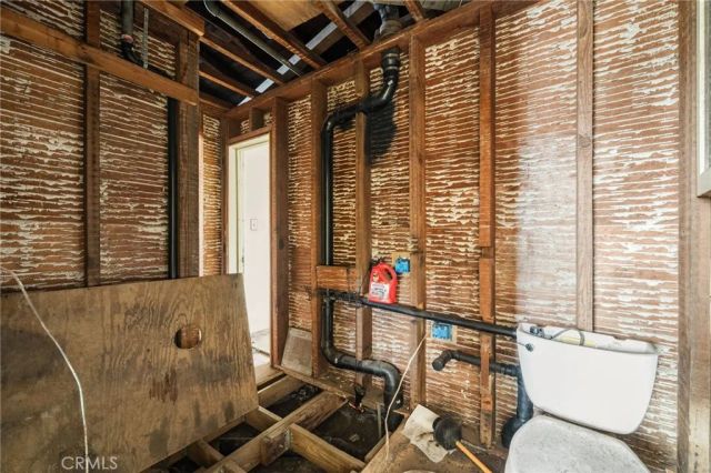 1822 W 4th, Santa Ana, CA 92703