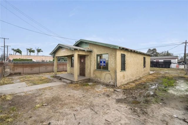 1822 W 4th, Santa Ana, CA 92703