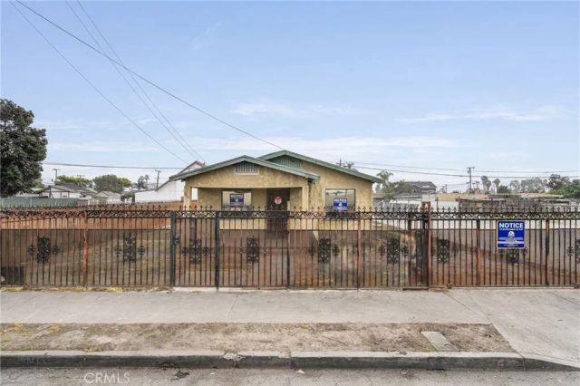 1822 W 4th, Santa Ana, CA 92703