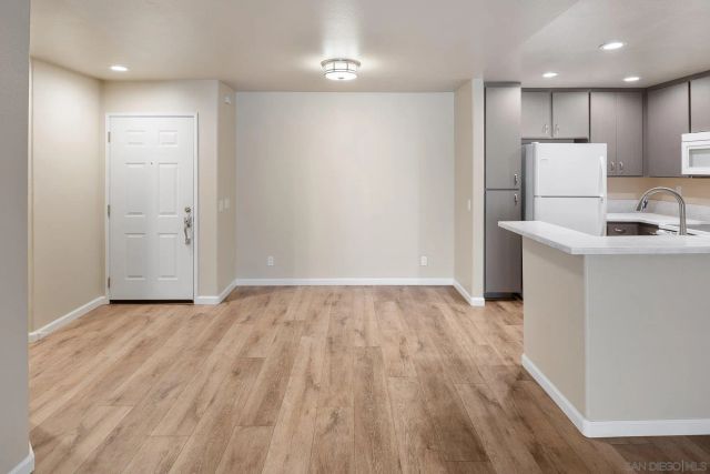 580 Camino de la Reina 321, San Diego, CA 92108