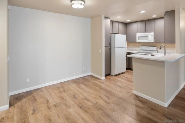 580 Camino de la Reina 321, San Diego, CA 92108