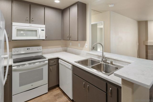 580 Camino de la Reina 321, San Diego, CA 92108