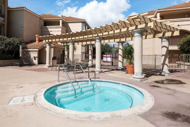 580 Camino de la Reina 321, San Diego, CA 92108
