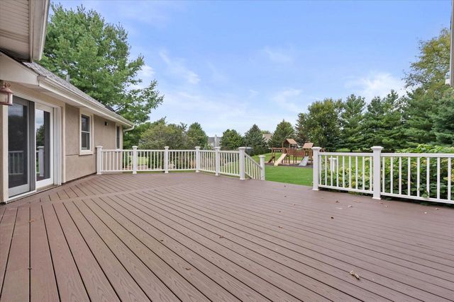 S29W30880 Wild Berry LANE, Waukesha, WI 53188