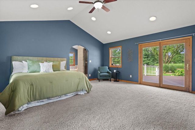 S29W30880 Wild Berry LANE, Waukesha, WI 53188