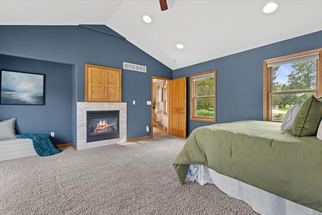 S29W30880 Wild Berry LANE, Waukesha, WI 53188