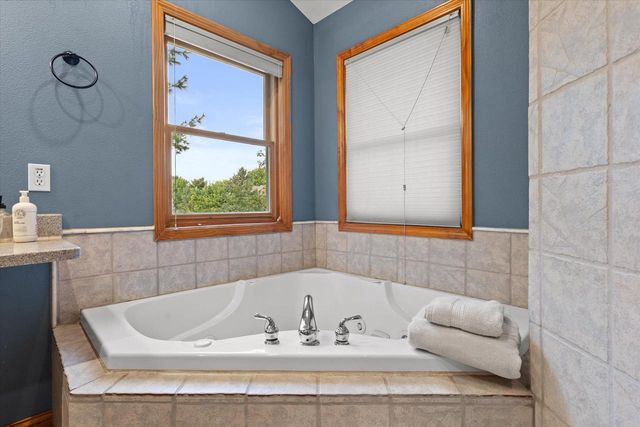 S29W30880 Wild Berry LANE, Waukesha, WI 53188
