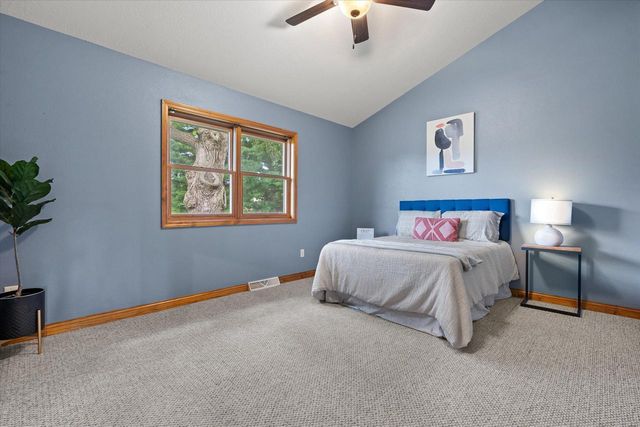 S29W30880 Wild Berry LANE, Waukesha, WI 53188