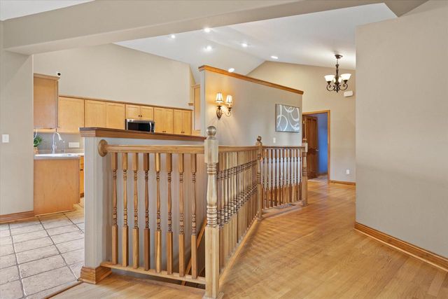 S29W30880 Wild Berry LANE, Waukesha, WI 53188