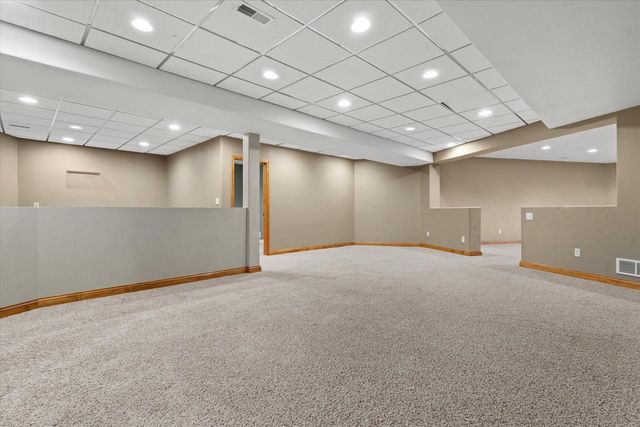 S29W30880 Wild Berry LANE, Waukesha, WI 53188