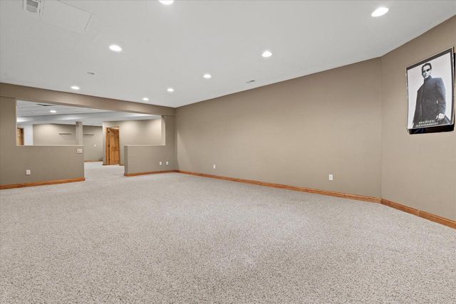 S29W30880 Wild Berry LANE, Waukesha, WI 53188