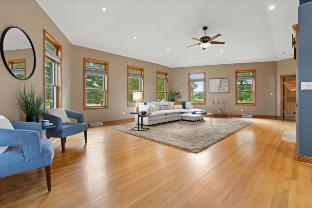 S29W30880 Wild Berry LANE, Waukesha, WI 53188