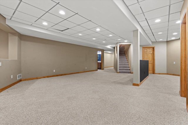 S29W30880 Wild Berry LANE, Waukesha, WI 53188