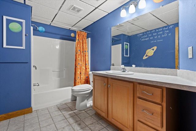S29W30880 Wild Berry LANE, Waukesha, WI 53188