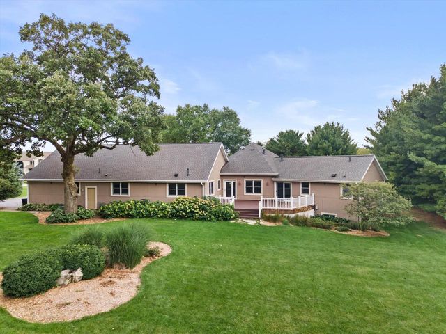 S29W30880 Wild Berry LANE, Waukesha, WI 53188