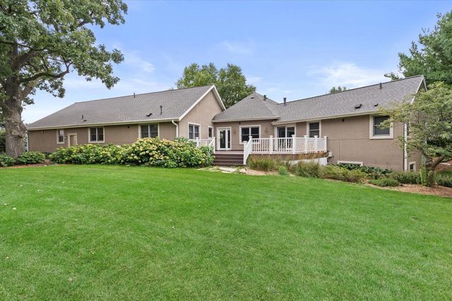 S29W30880 Wild Berry LANE, Waukesha, WI 53188