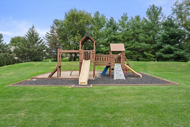 S29W30880 Wild Berry LANE, Waukesha, WI 53188