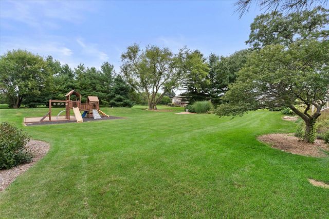 S29W30880 Wild Berry LANE, Waukesha, WI 53188