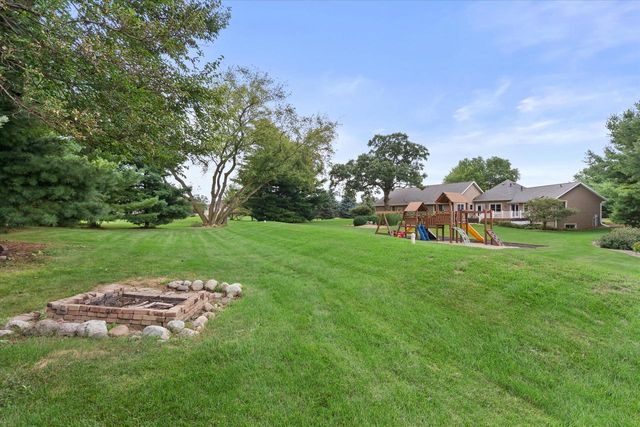 S29W30880 Wild Berry LANE, Waukesha, WI 53188