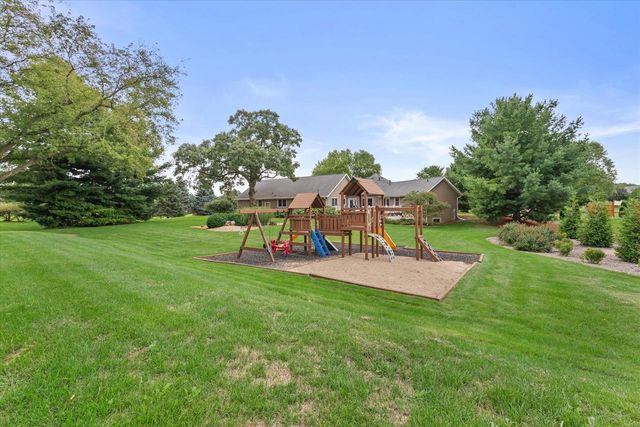 S29W30880 Wild Berry LANE, Waukesha, WI 53188
