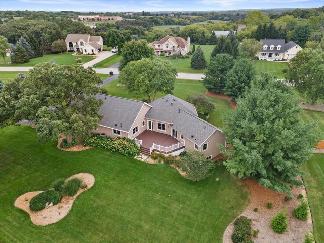 S29W30880 Wild Berry LANE, Waukesha, WI 53188