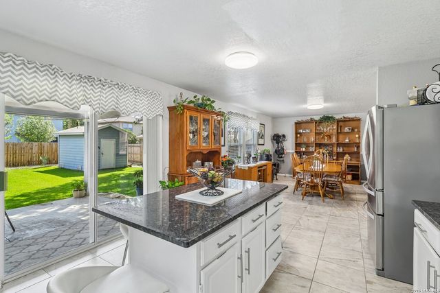 620 NORTHLAKE DR, New Braunfels, TX 78130