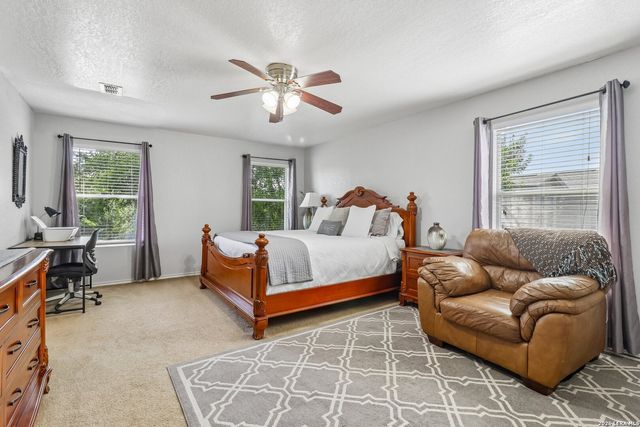 620 NORTHLAKE DR, New Braunfels, TX 78130