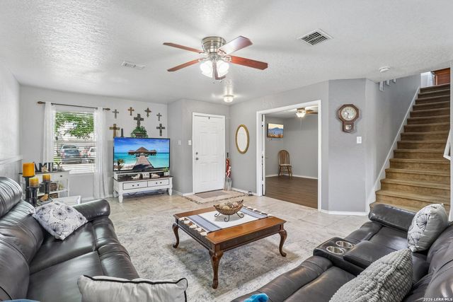 620 NORTHLAKE DR, New Braunfels, TX 78130