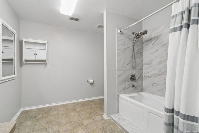 620 NORTHLAKE DR, New Braunfels, TX 78130