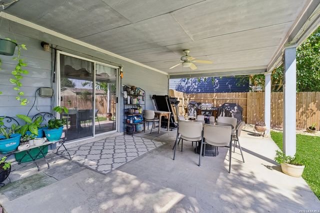 620 NORTHLAKE DR, New Braunfels, TX 78130