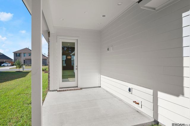 36244 Belle Parc Ave, Geismar, LA 70734