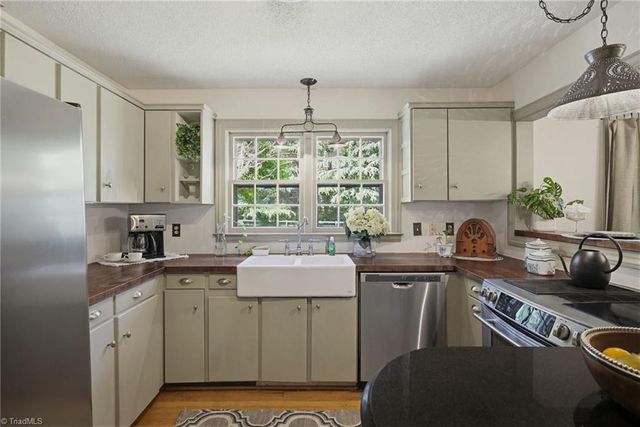 502 W Hunter Street, Madison, NC 27025