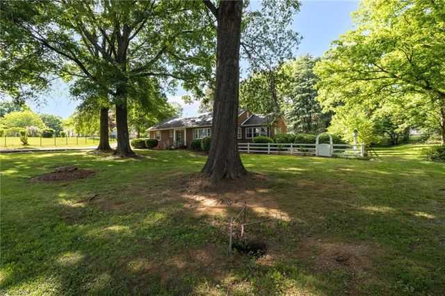 502 W Hunter Street, Madison, NC 27025
