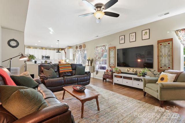 10913 Tailwater Street, Davidson, NC 28036