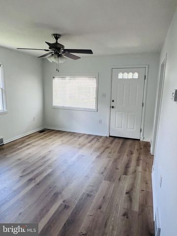 170 N EBERLY ST, Strasburg, VA 22657