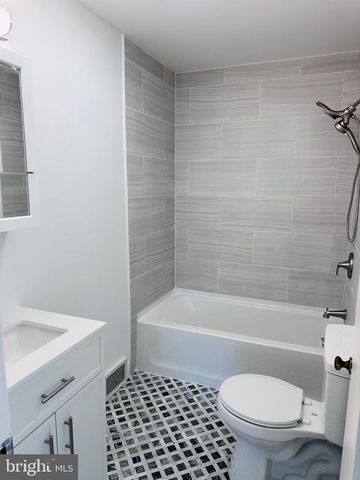 170 N EBERLY ST, Strasburg, VA 22657
