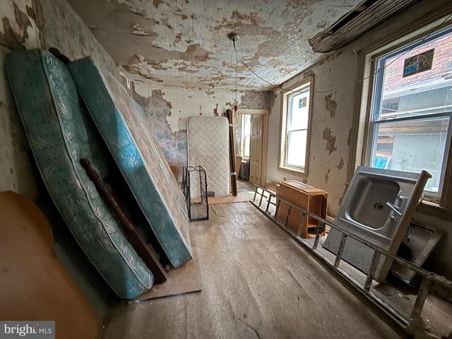 621 DICKINSON ST, Philadelphia, PA 19147