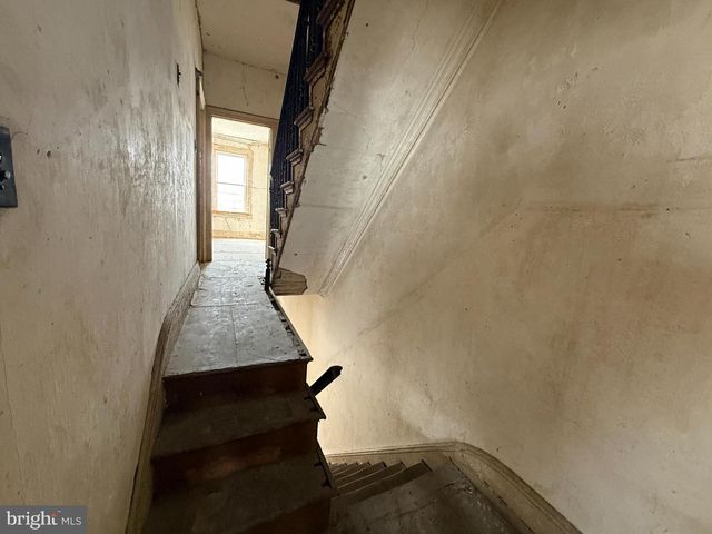 621 DICKINSON ST, Philadelphia, PA 19147