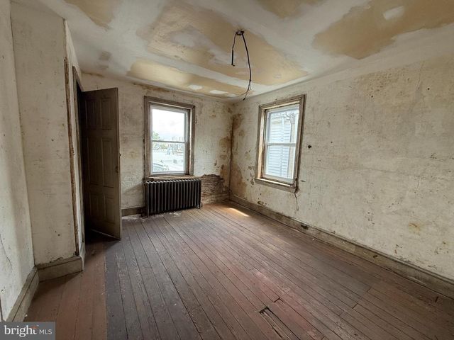 621 DICKINSON ST, Philadelphia, PA 19147