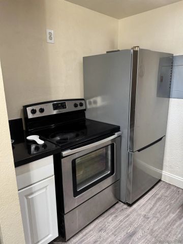 871 W San Ysidro Blvd 9, San Ysidro, CA 92173