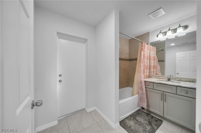 1430 SW 4th LN, Cape Coral, FL 33991