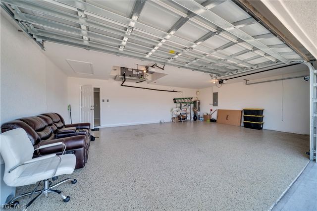 1430 SW 4th LN, Cape Coral, FL 33991