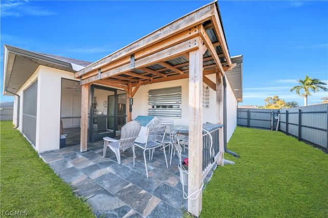 1430 SW 4th LN, Cape Coral, FL 33991