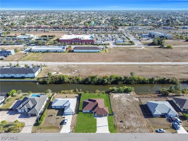 1430 SW 4th LN, Cape Coral, FL 33991