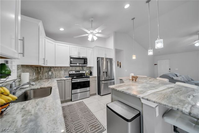 1430 SW 4th LN, Cape Coral, FL 33991